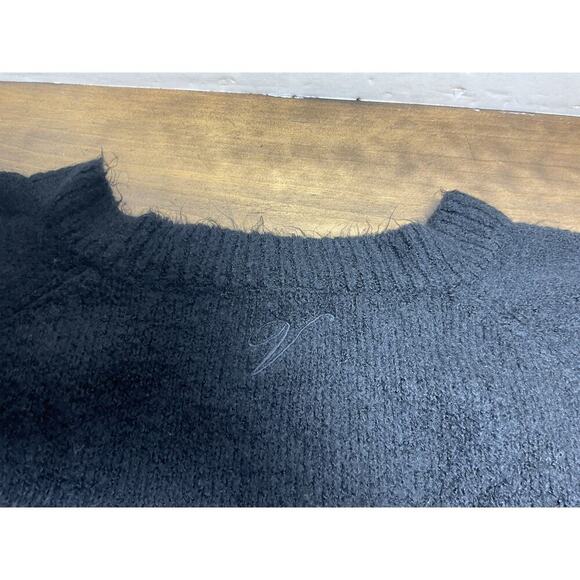 Victoria's Secret Super Fuzzy Soft Pullover Sweater Womens Size Large Black - Picture 9 of 9
